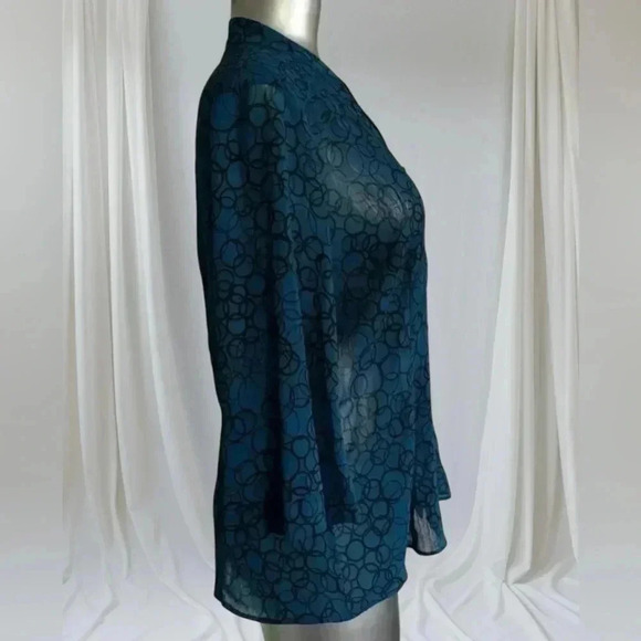 FREE 💟Cleo Printed Blue Button Down Blouse - Picture 2 of 10